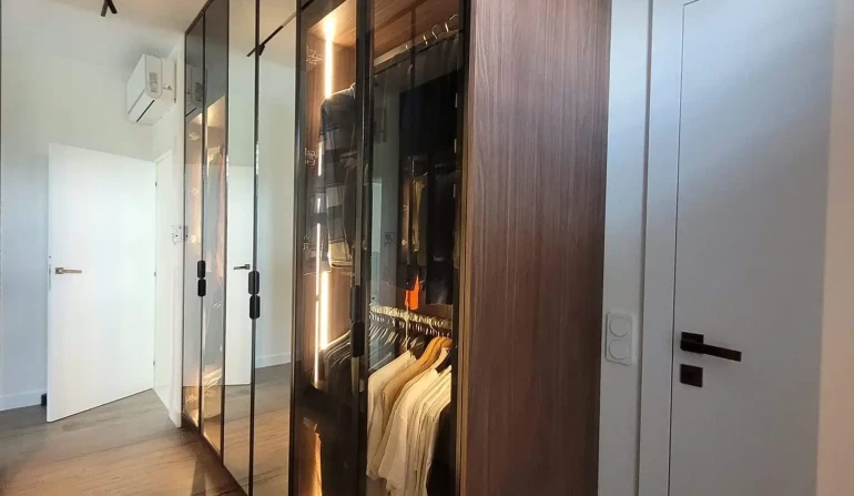 Walkin Closet Design by Mokxa Interior Designers Gurgaon Delhi NCR Walkin Closet Design by Mokxa Interior Designers Gurgaon Delhi NCR